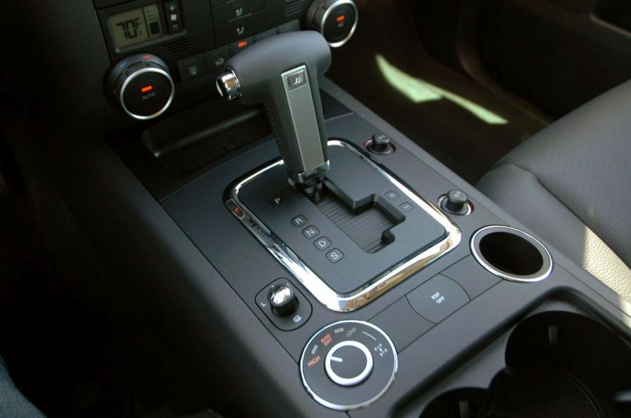  Volkswagen Touareg V6 TDi 2009 года  (фото 14 из 24)